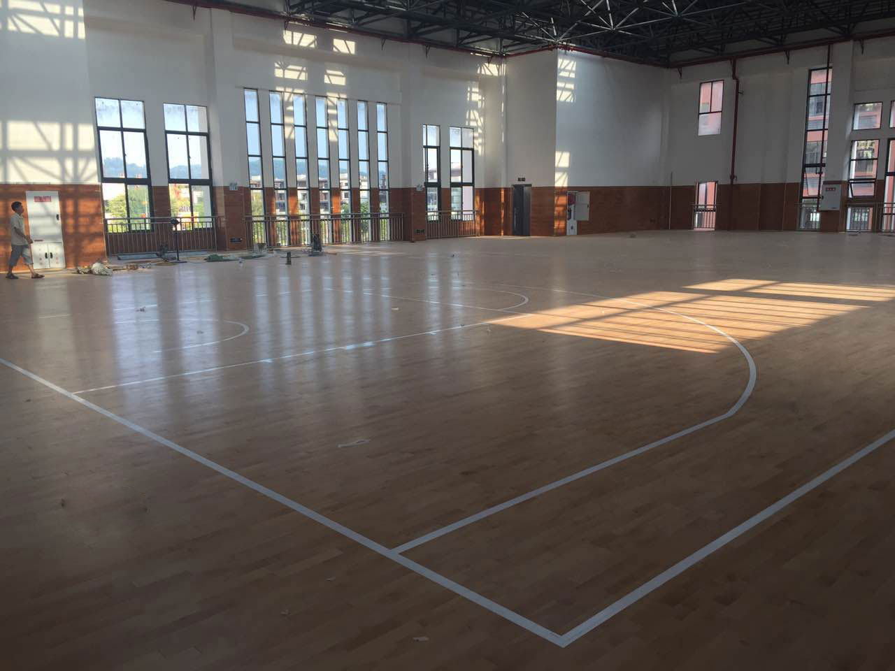 實(shí)木運(yùn)動地板結(jié)構(gòu)施工樣圖