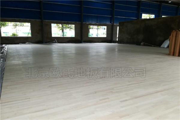 運(yùn)動(dòng)木地板 運(yùn)動(dòng)木地板