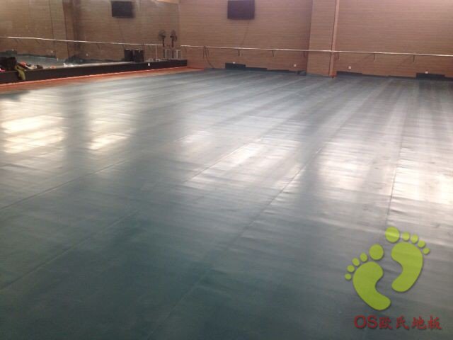 甘南大劇院舞臺地膠鋪設(shè)